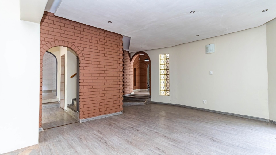 7 Bedroom Property for Sale in Safari Gardens North West